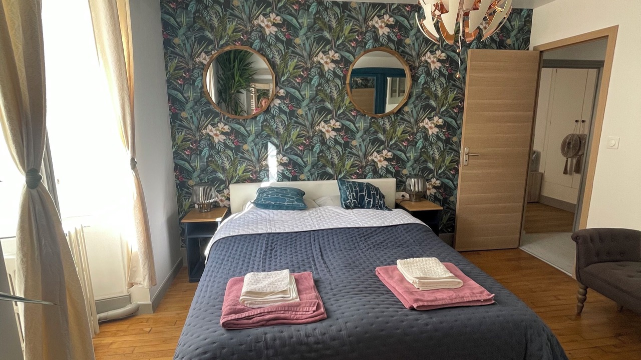 Photo of Bedroom in Semur-en-Auxois