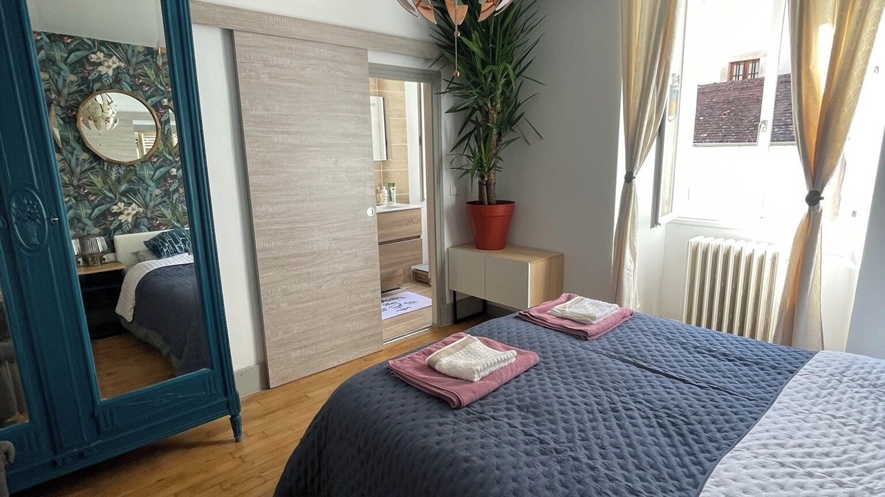 Photo of Bedroom in Semur-en-Auxois