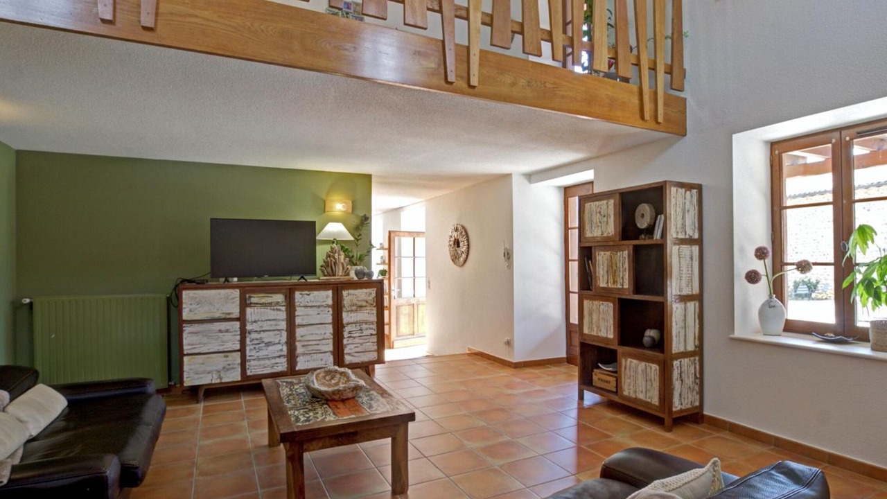 Photo of Livingroom in Cezay