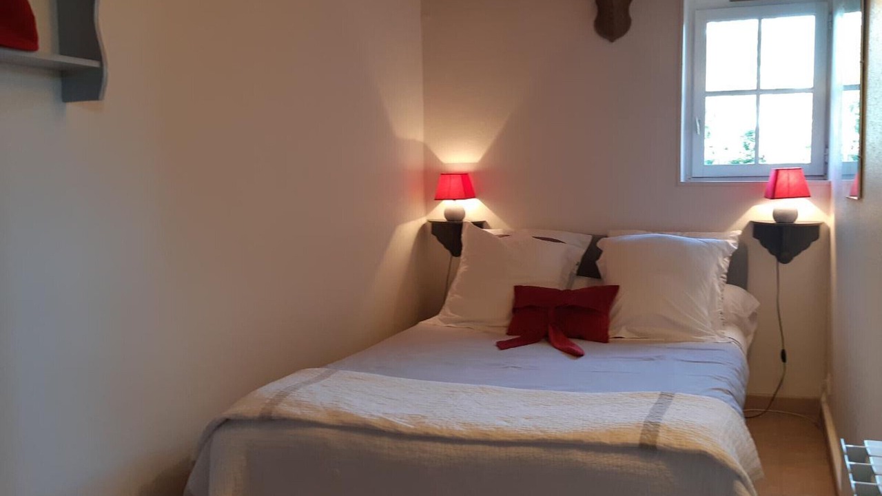 Photo of Bedroom in Toulon-sur-Allier