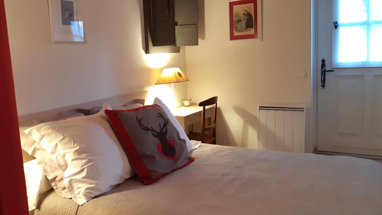 Photo of Bedroom in Toulon-sur-Allier