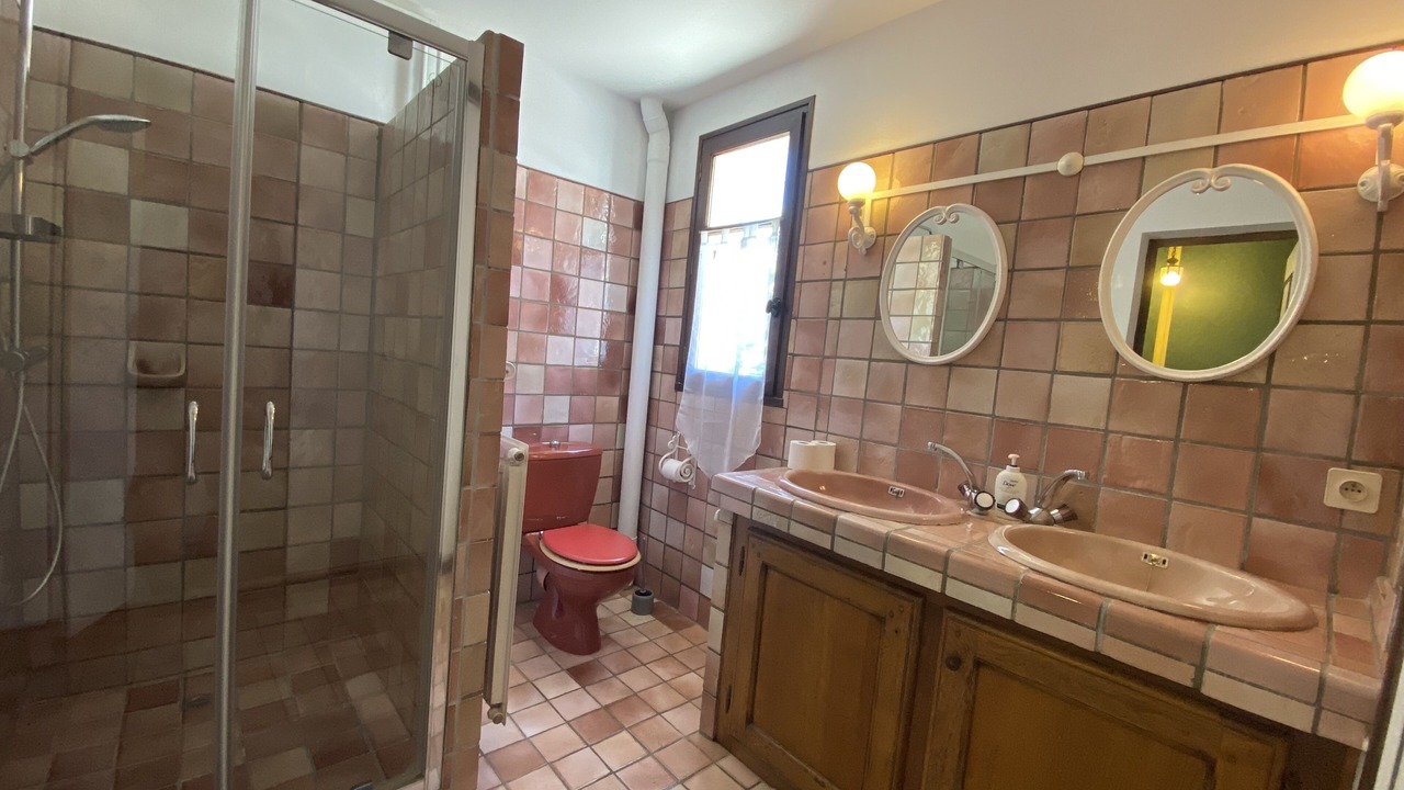 Photo of Bathroom in Villaines-les-Prevotes