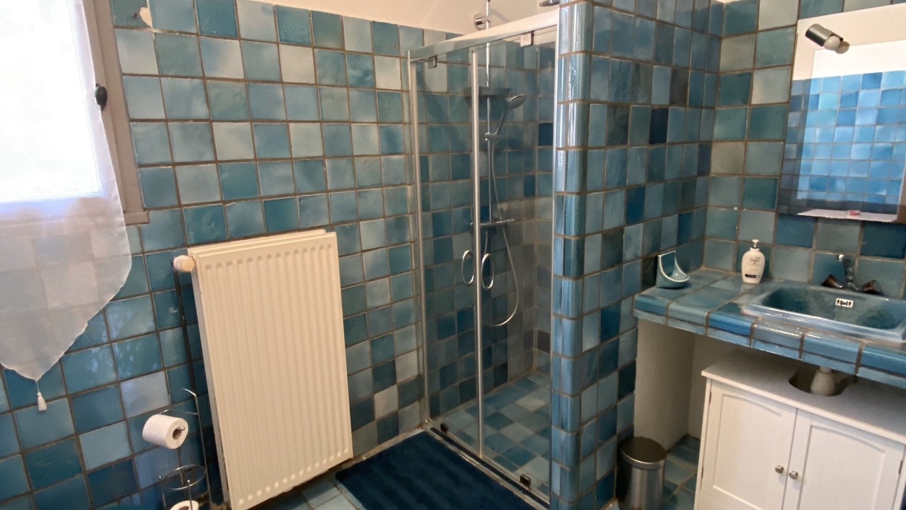 Photo of Bathroom in Villaines-les-Prevotes