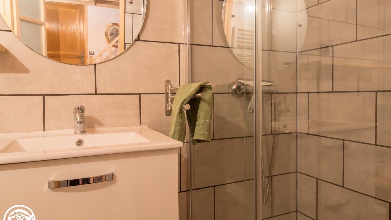 Photo of Bathroom in Manglieu
