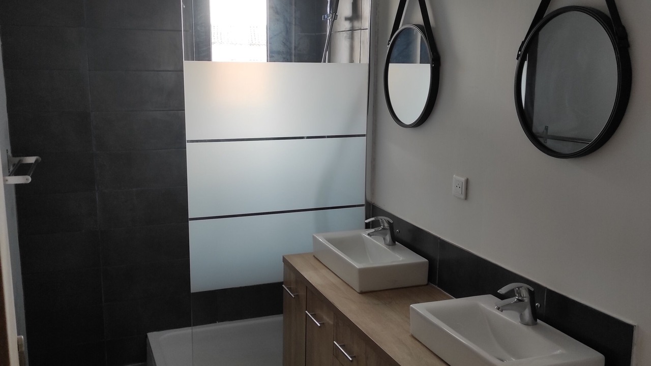 Photo of Bathroom in Rasteau