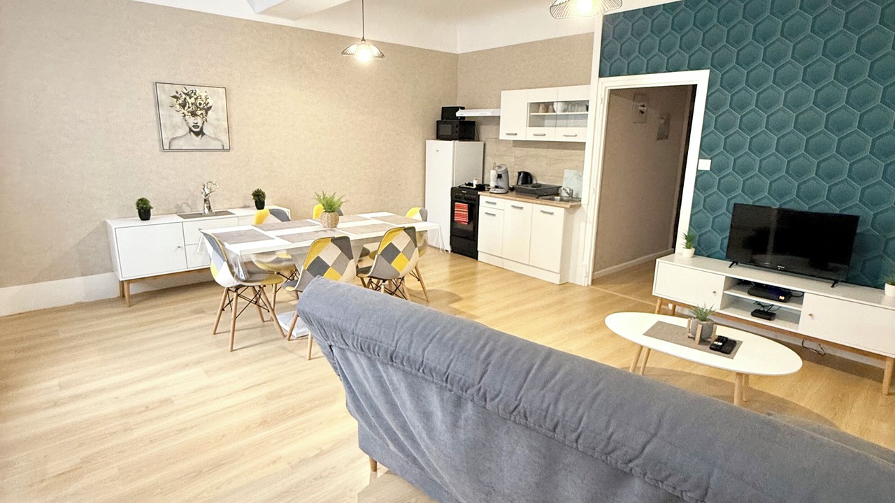 Photo of Livingroom in Saint-Laurent-sur-Saone