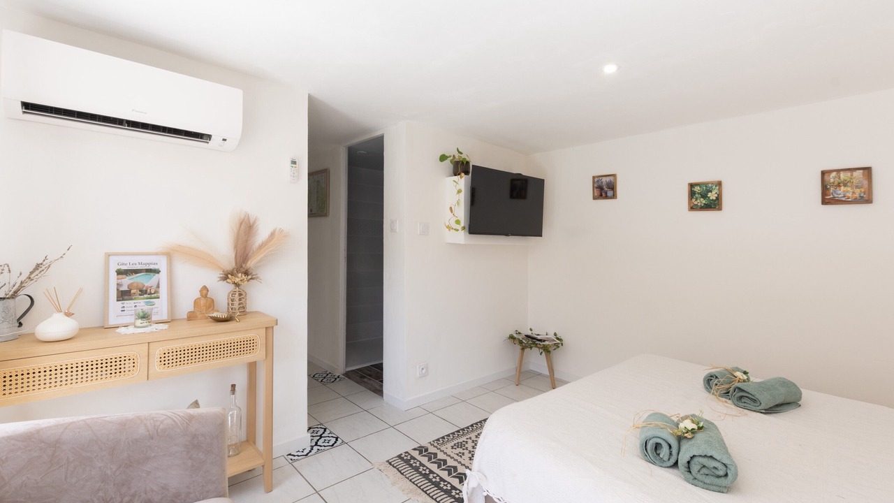 Photo of Bedroom in Vesseaux