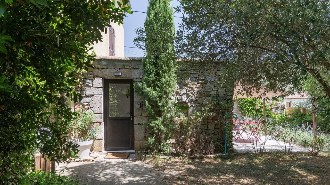 Photo of Outdoor in Vesseaux