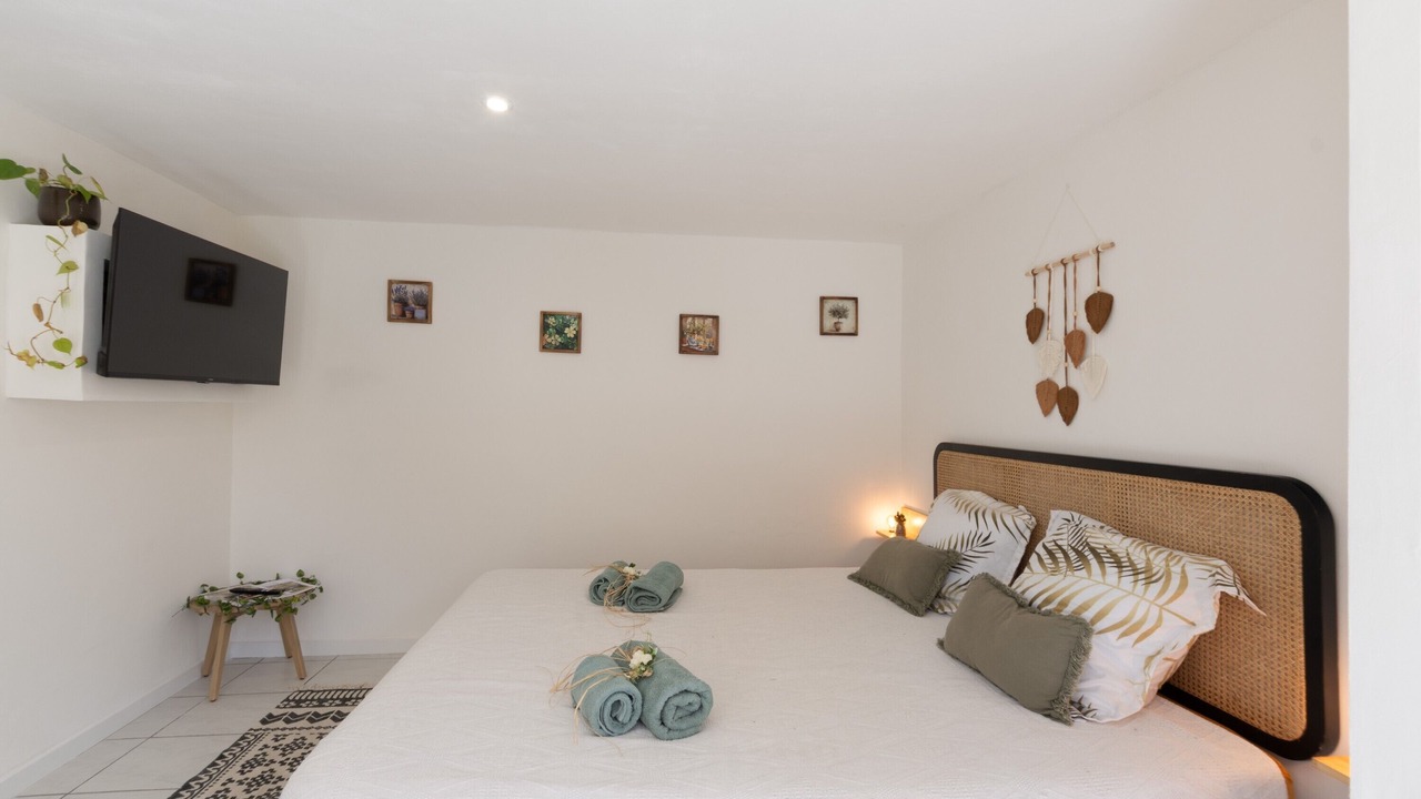 Photo of Bedroom in Vesseaux