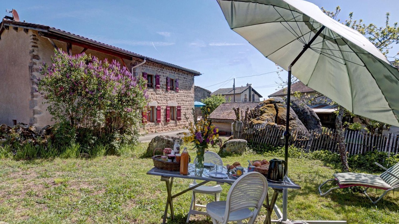 Photo of Outdoor in Saint-Julien-la-Vetre