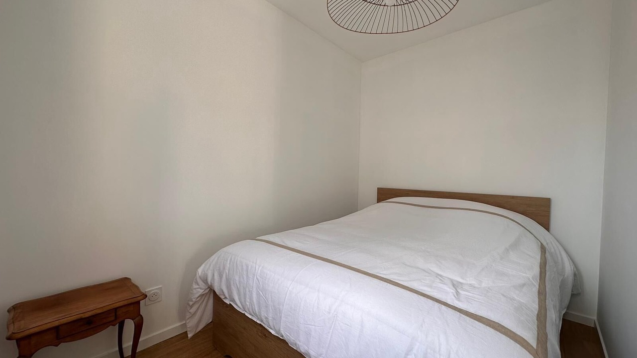 Photo of Bedroom in Charlieu-Belmont