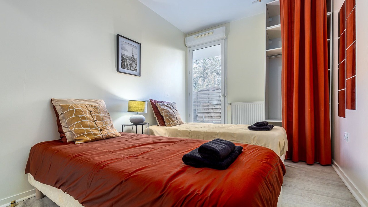 Photo of Bedroom in Orly
