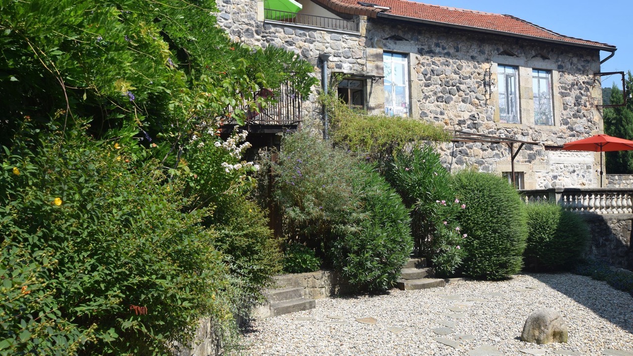 Photo of Patio Balcony in Pont-de-Labeaume
