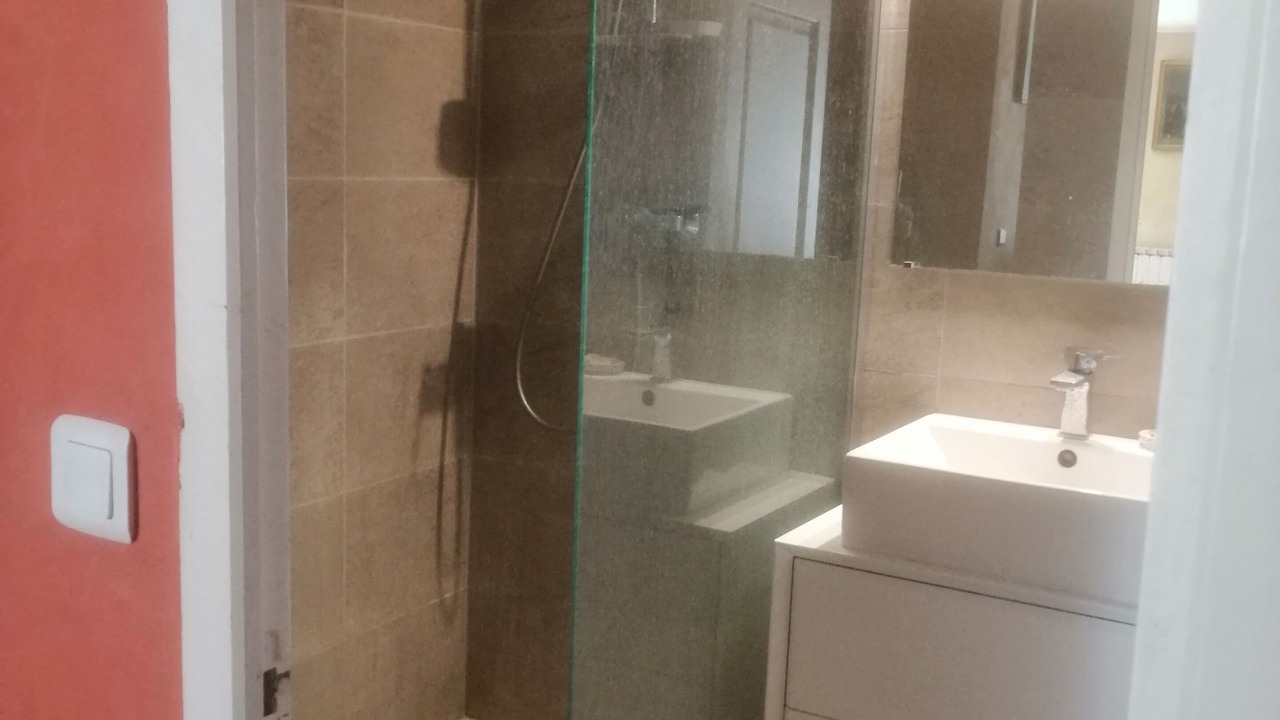 Photo of Bathroom in Saint-Marcel-d'Aredeche