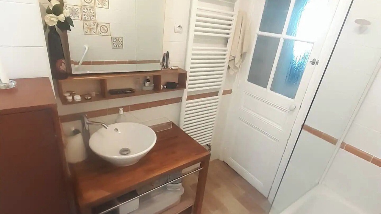 Photo of Bathroom in Quartier de la Salpetriere