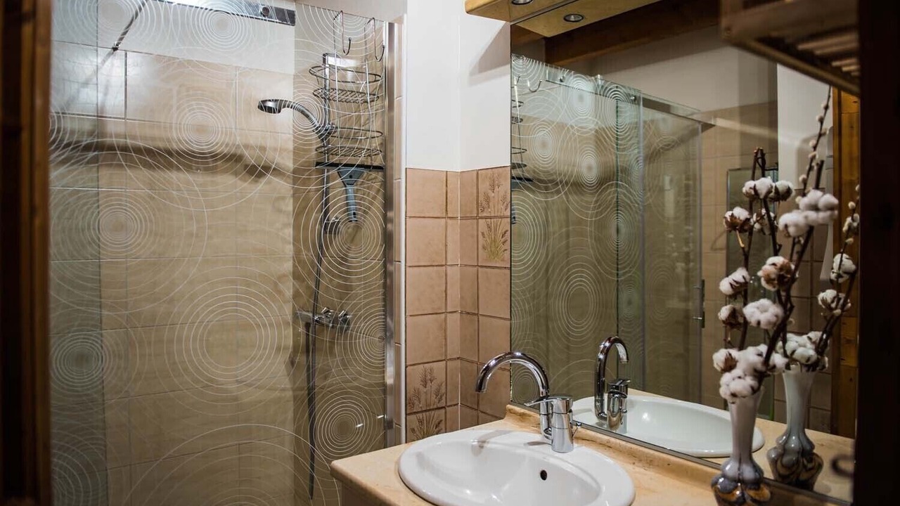 Photo of Bathroom in Saint-Sauveur-de-Peyre