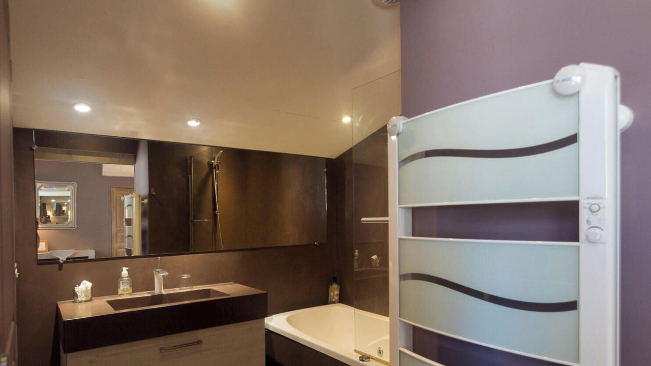 Photo of Bathroom in Chatte
