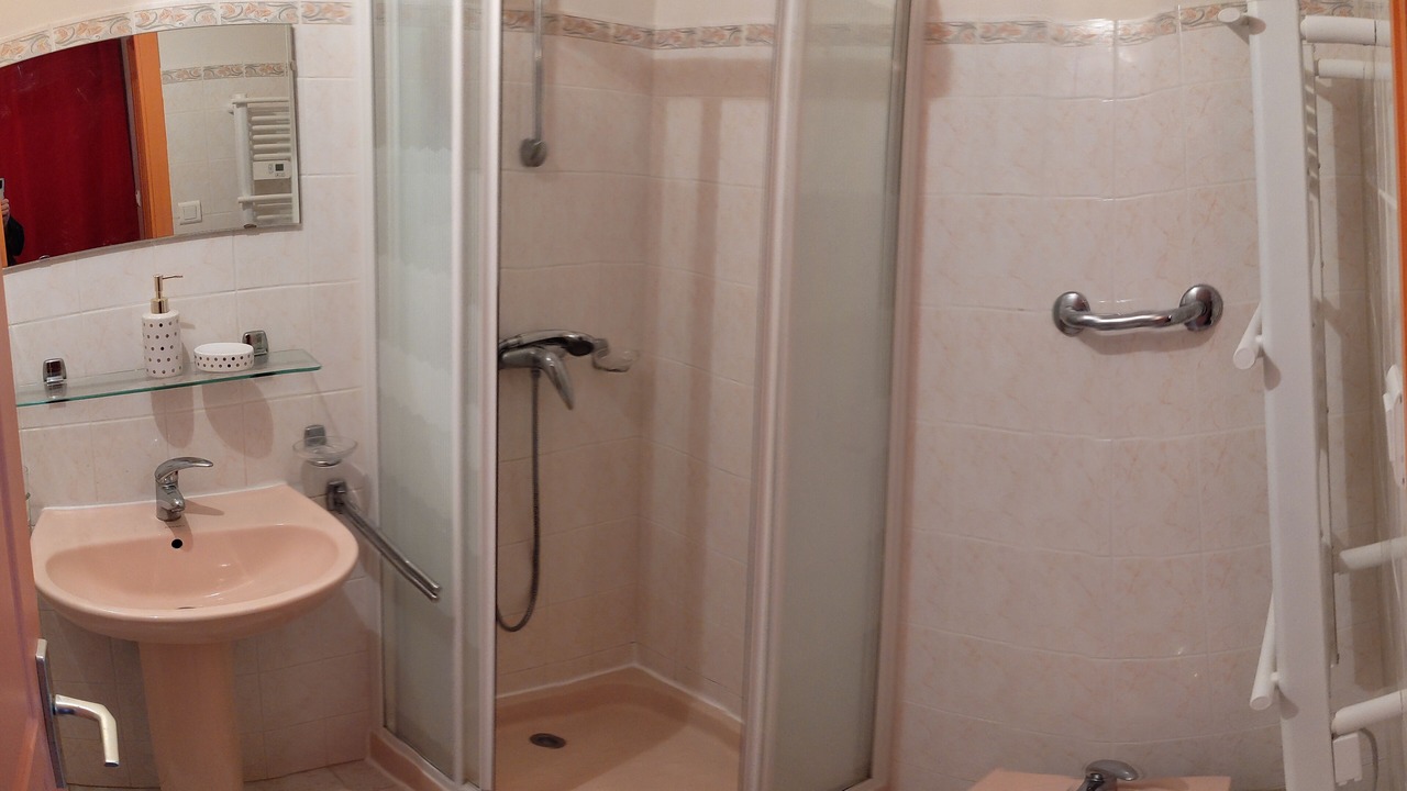 Photo of Bathroom in Castelnau-de-Mandailles
