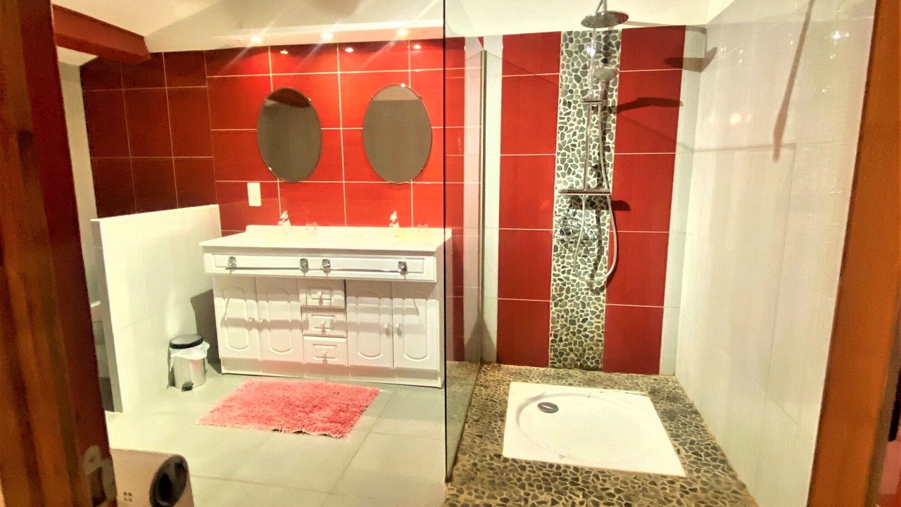 Photo of Bathroom in Mercuer