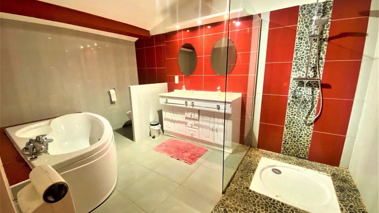 Photo of Bathroom in Mercuer
