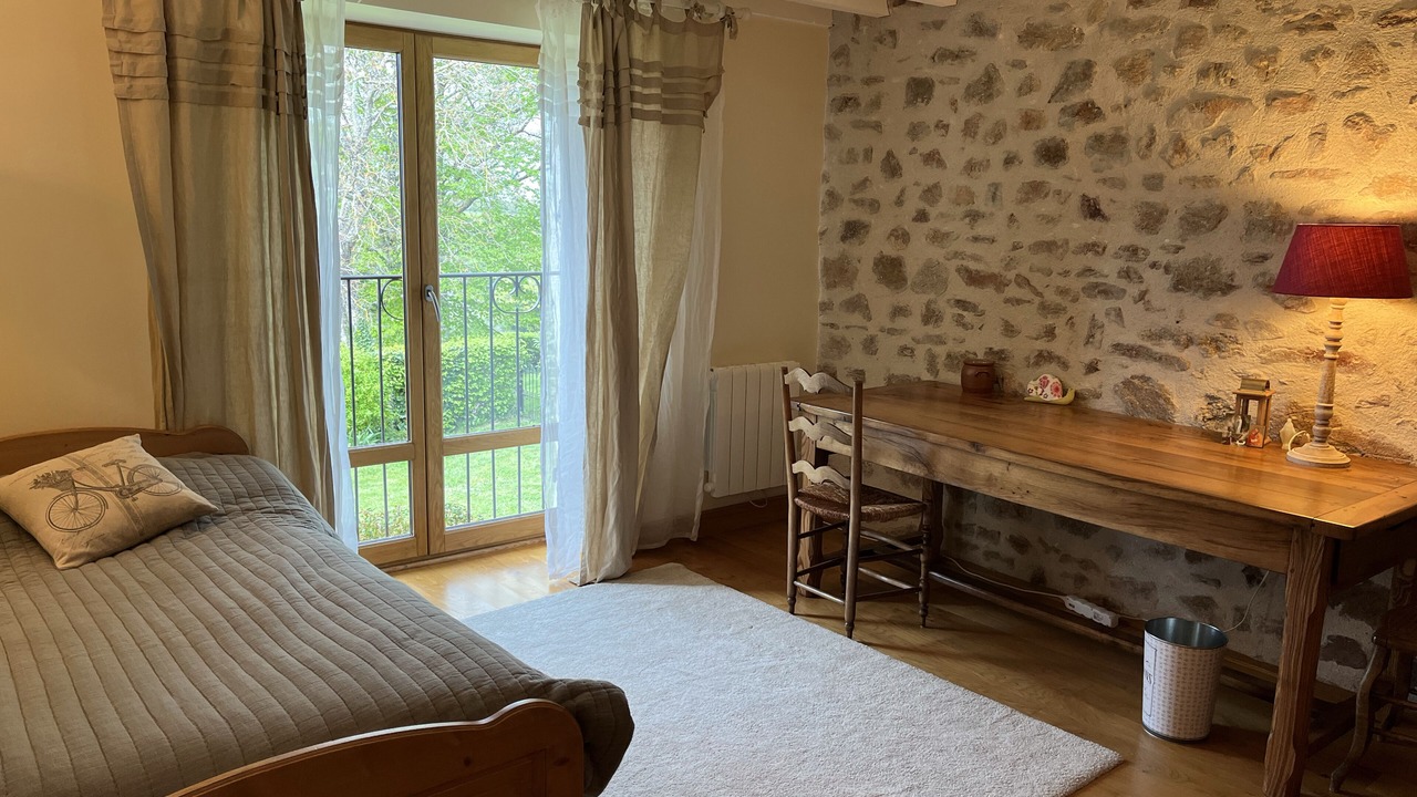 Photo of Bedroom in Saint-Martin-du-Puy