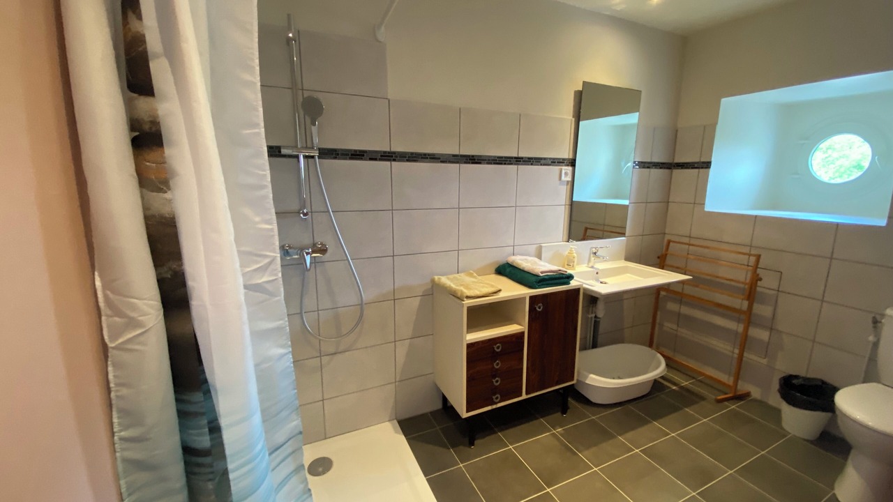 Photo of Bathroom in Accolay