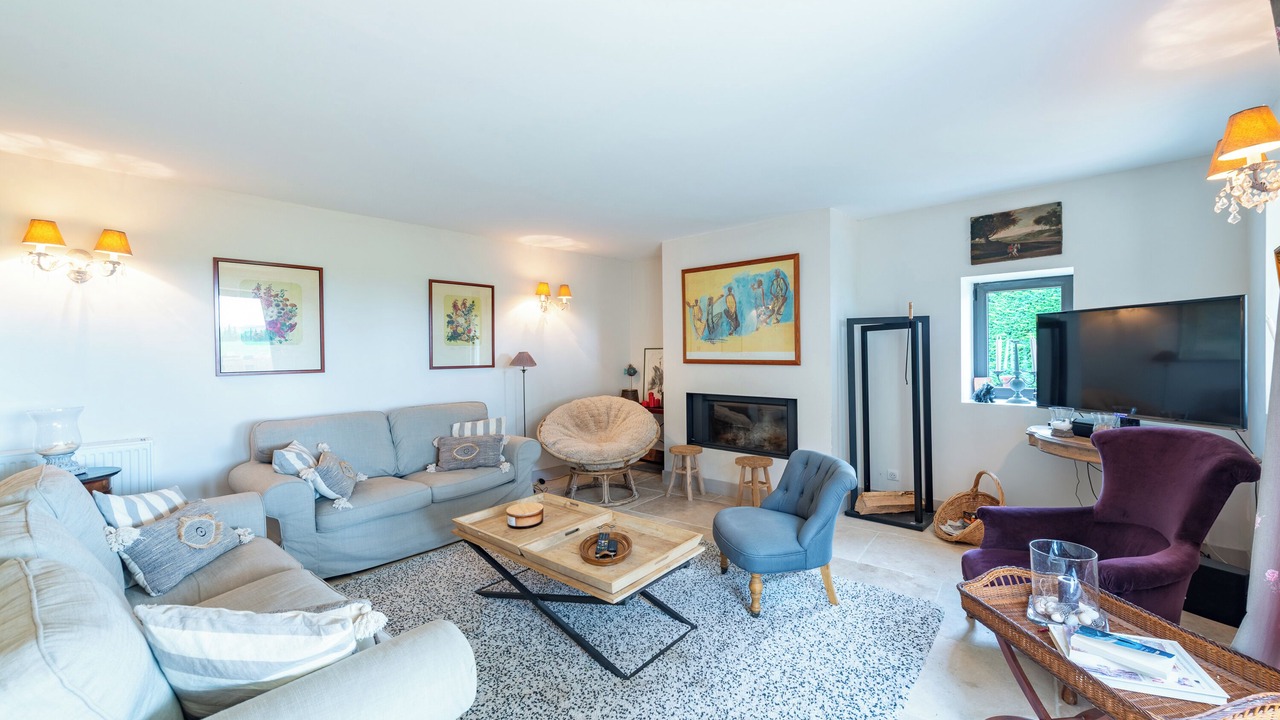 Photo of Livingroom in La Baume-de-Transit
