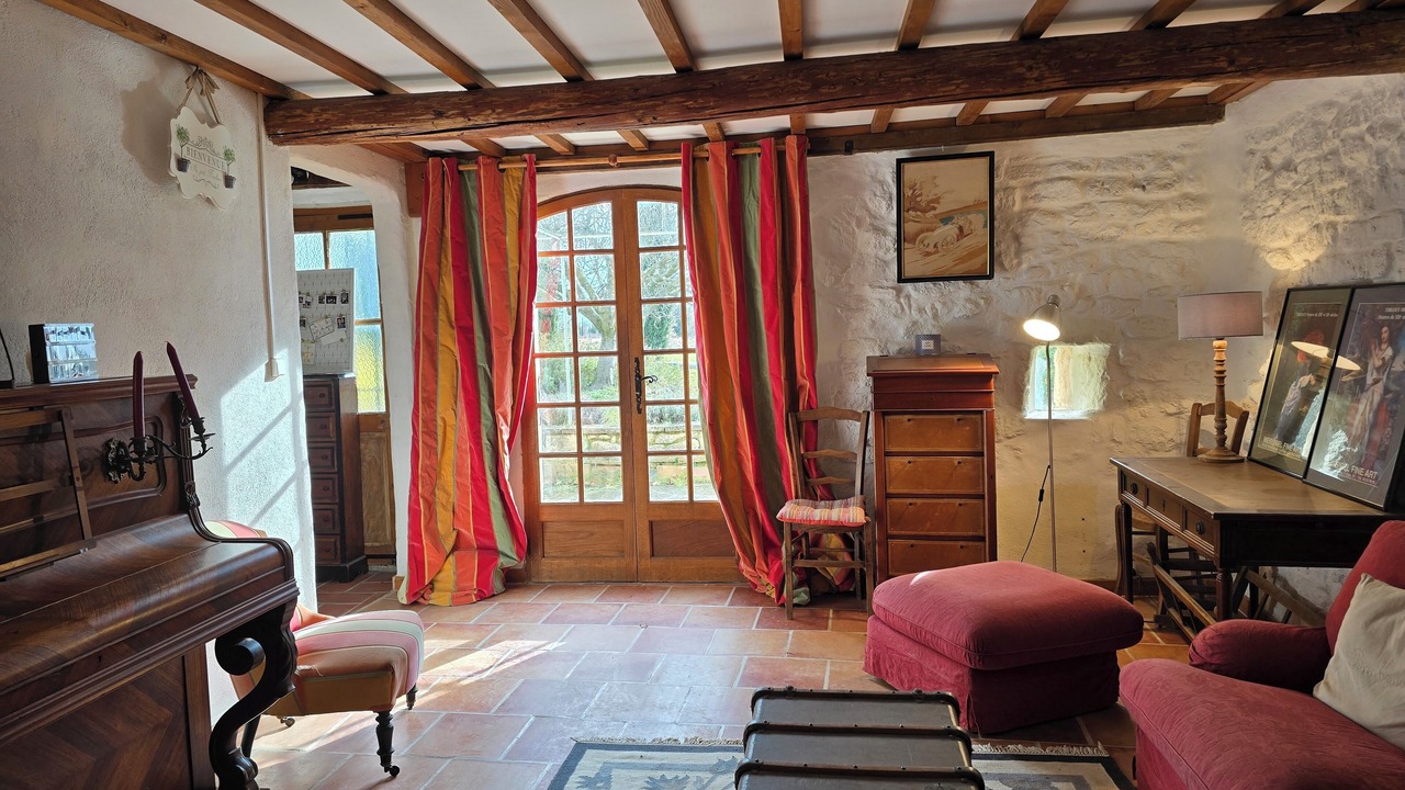 Photo of Livingroom in La Baume-de-Transit