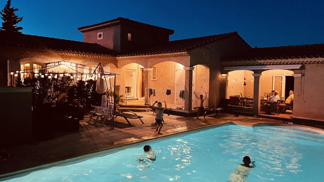 Photo of Outdoor in Sainte-Cecile-les-Vignes
