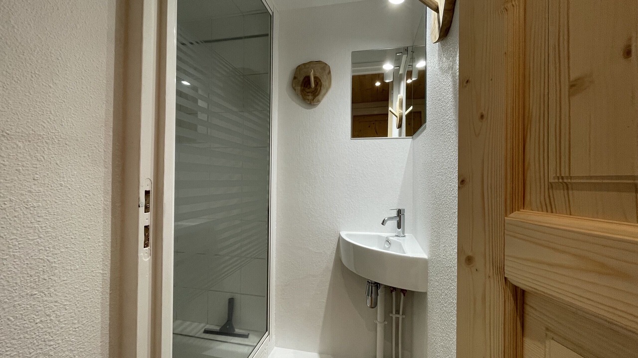 Photo of Bathroom in Saint-Jacques-des-Blats