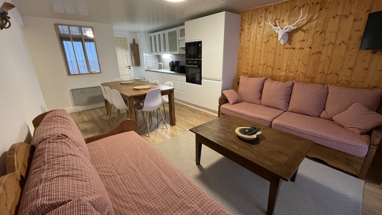 Photo of Livingroom in Saint-Jacques-des-Blats
