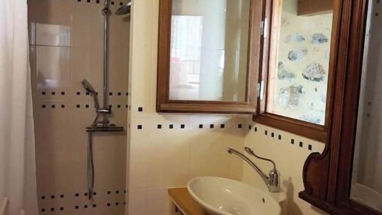 Photo of Bathroom in Gras