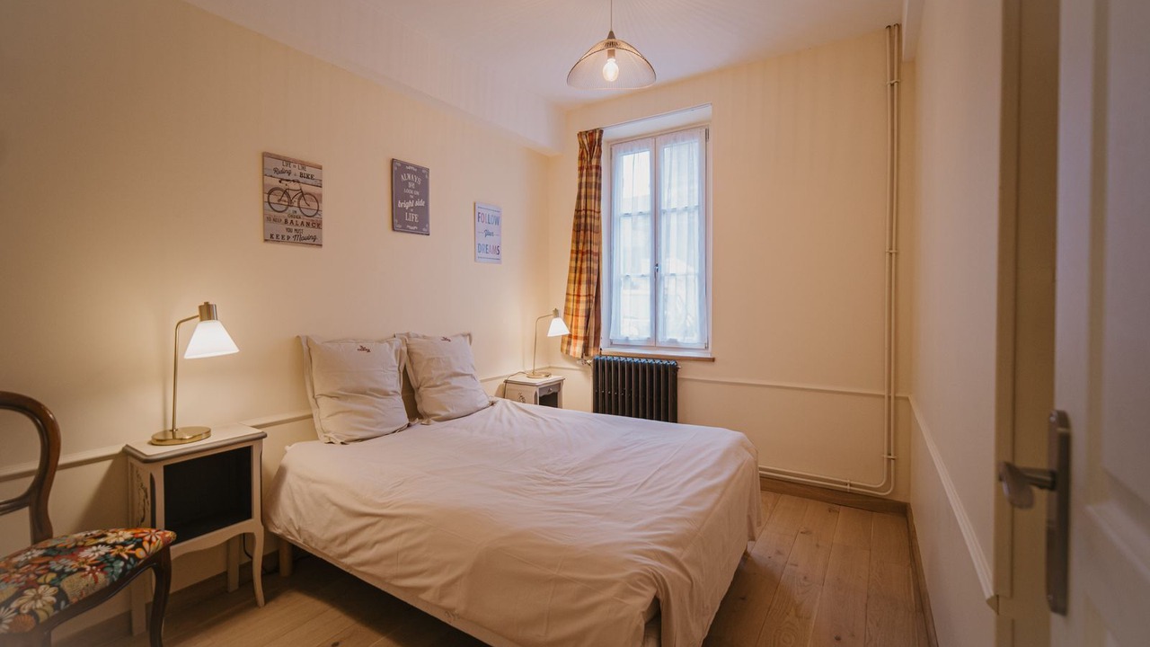 Photo of Bedroom in Fixin