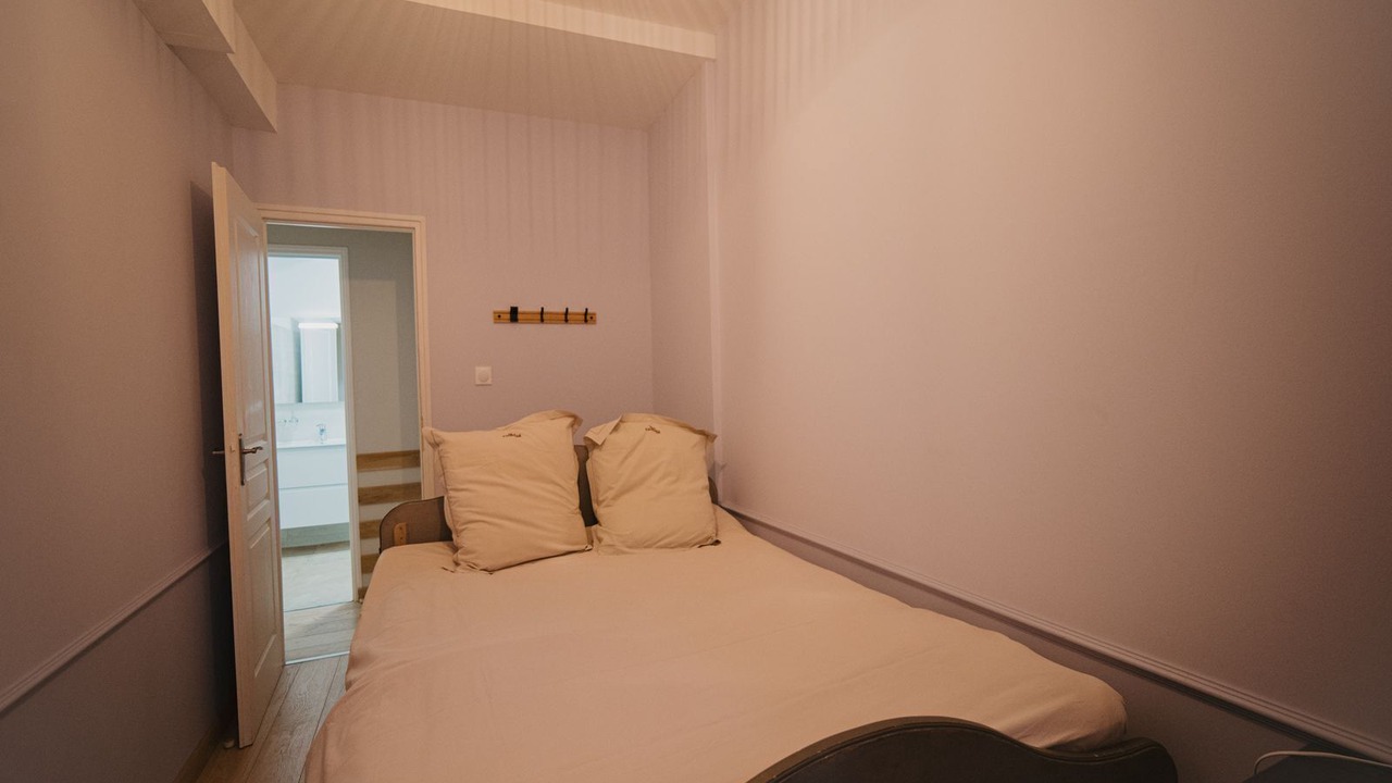 Photo of Bedroom in Fixin