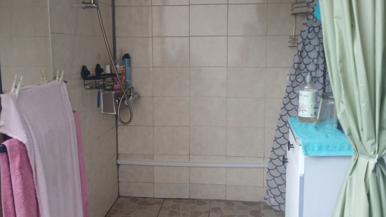 Photo of Bathroom in Crest