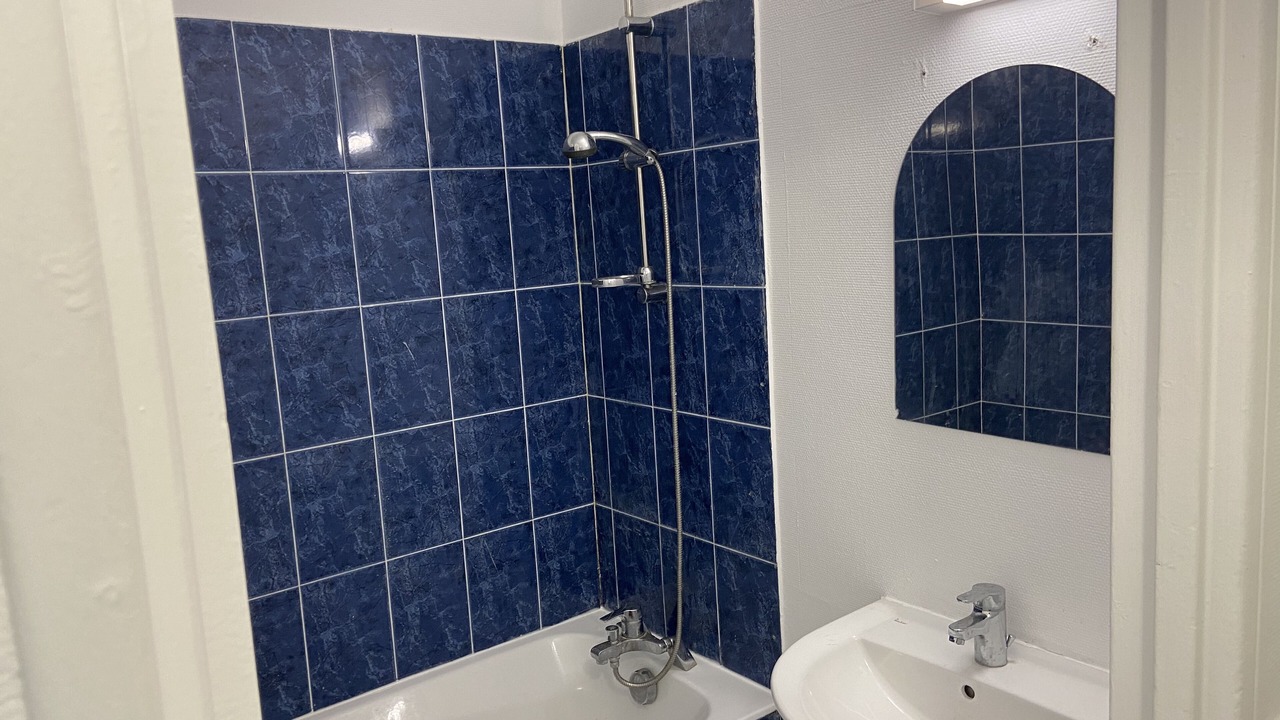 Photo of Bathroom in Ris Orangis