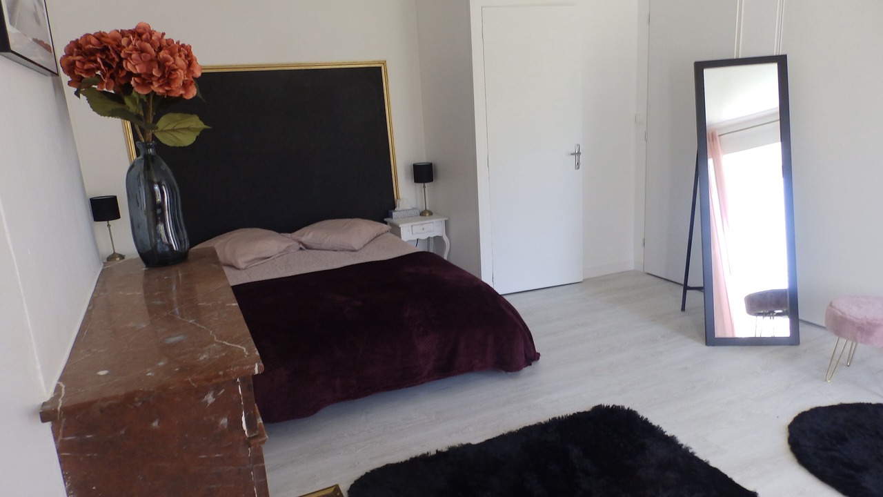 Photo of Bedroom in Menou