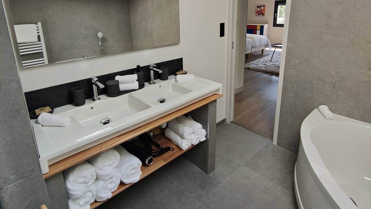 Photo of Bathroom in Aubenas
