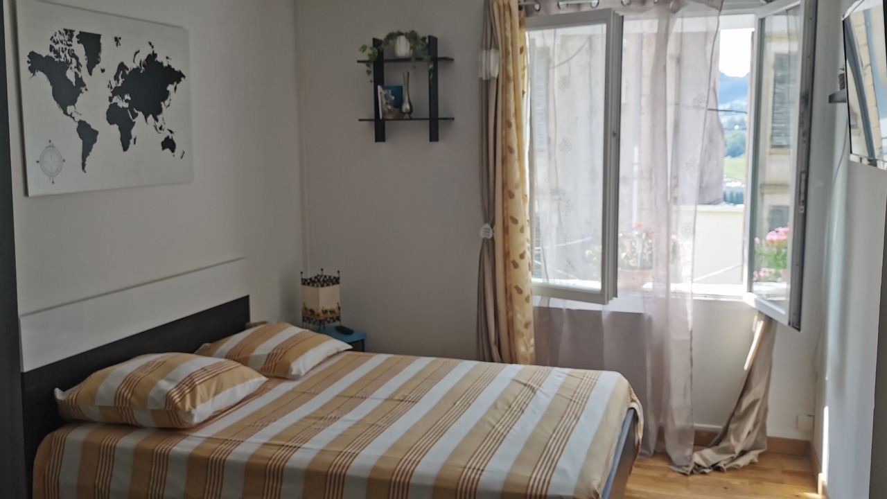 Photo of Bedroom in Cours la Ville