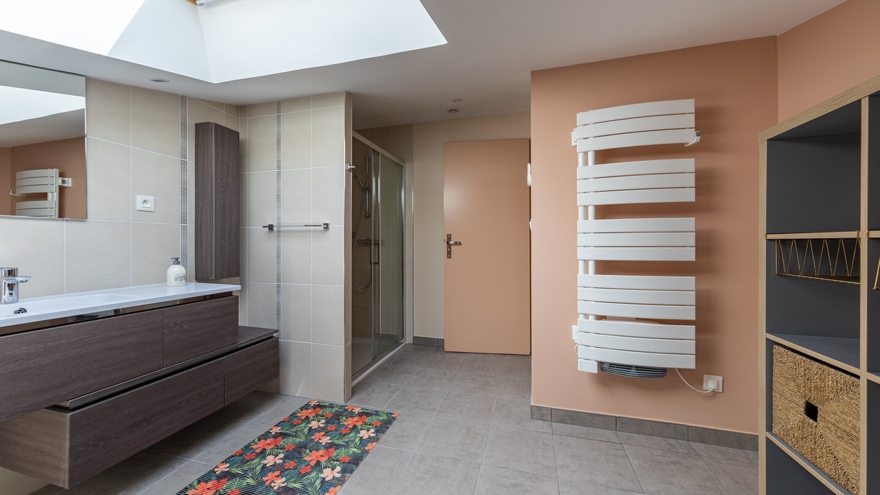 Photo of Bathroom in Montcenis