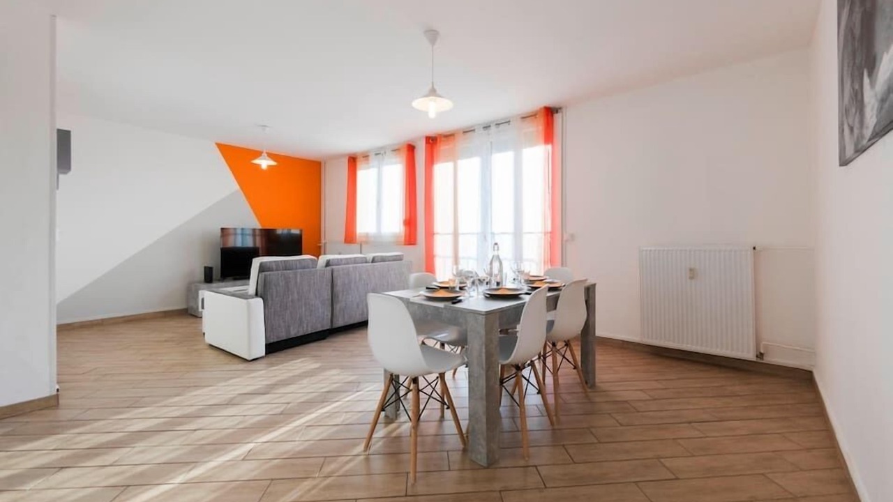 Photo of Livingroom in Ep 21 - Saint-Paul
