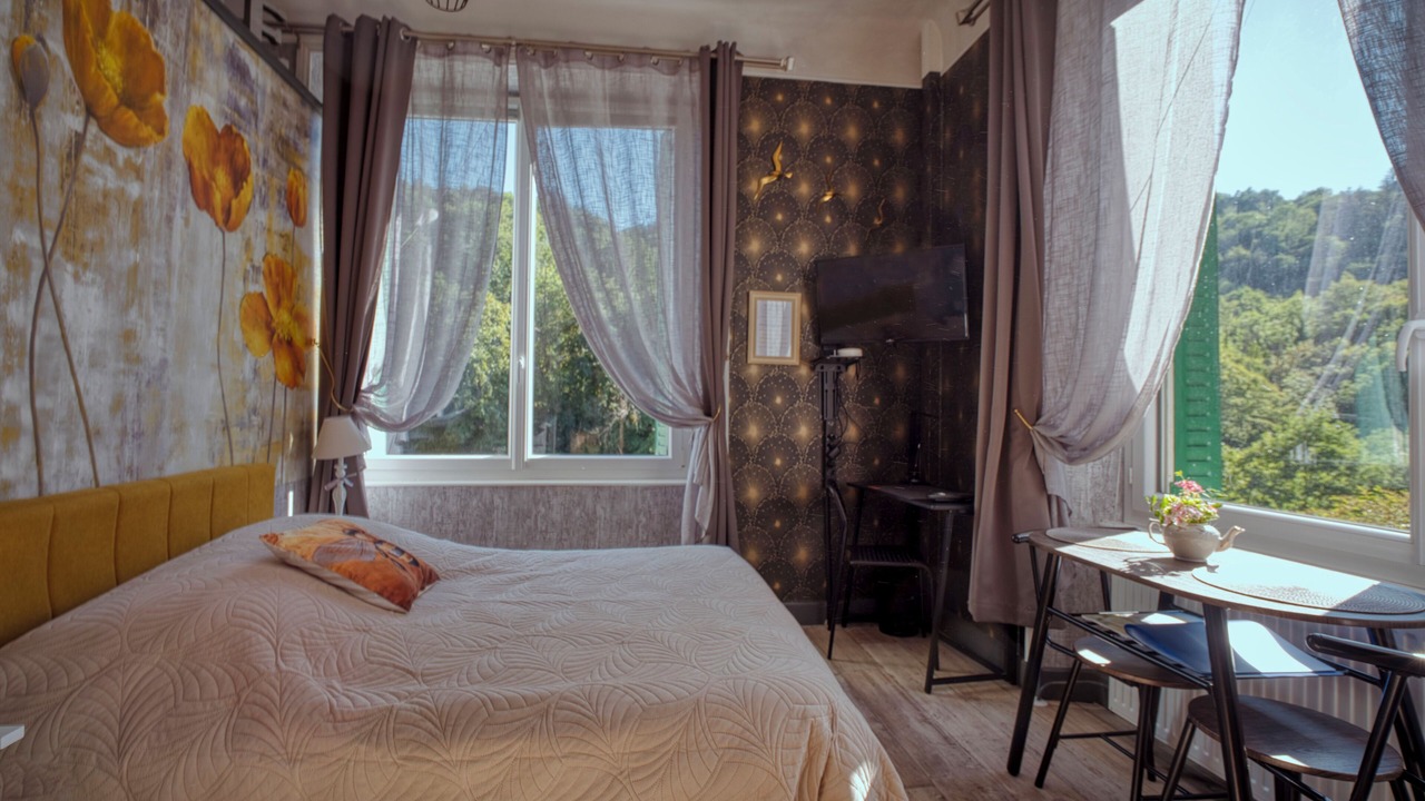 Photo of Bedroom in Olliergues