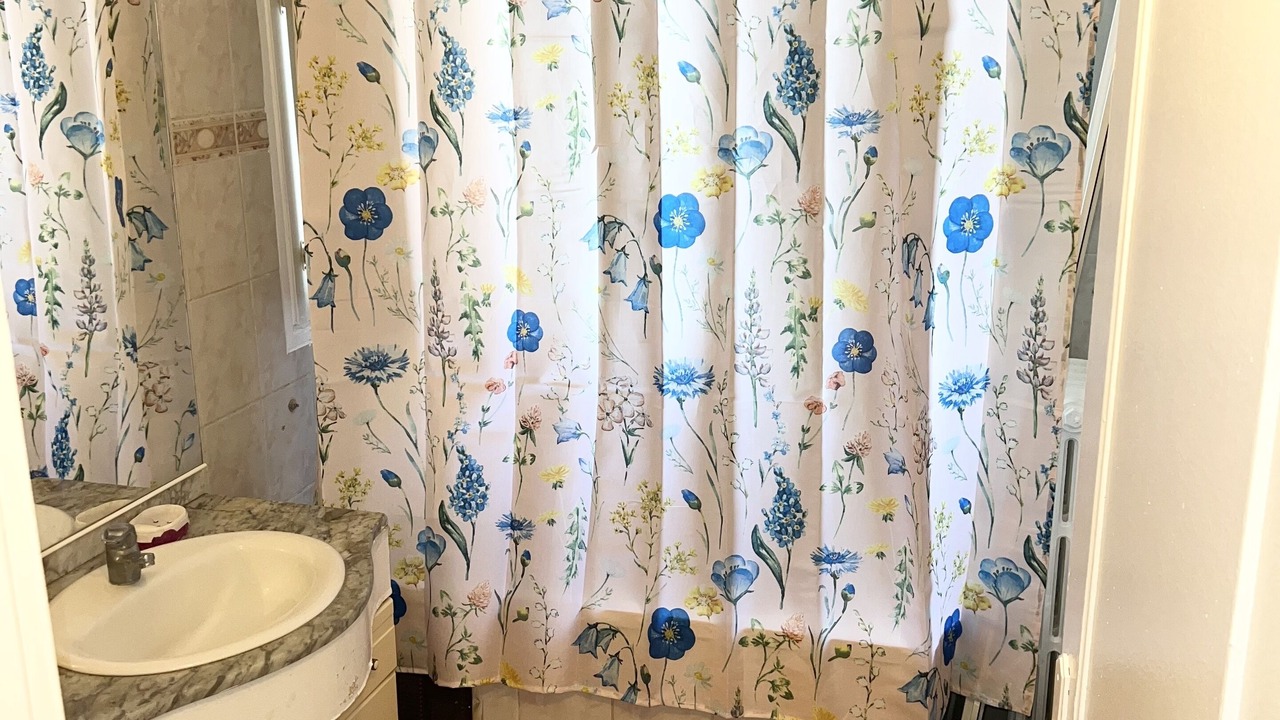 Photo of Bathroom in Bagneux