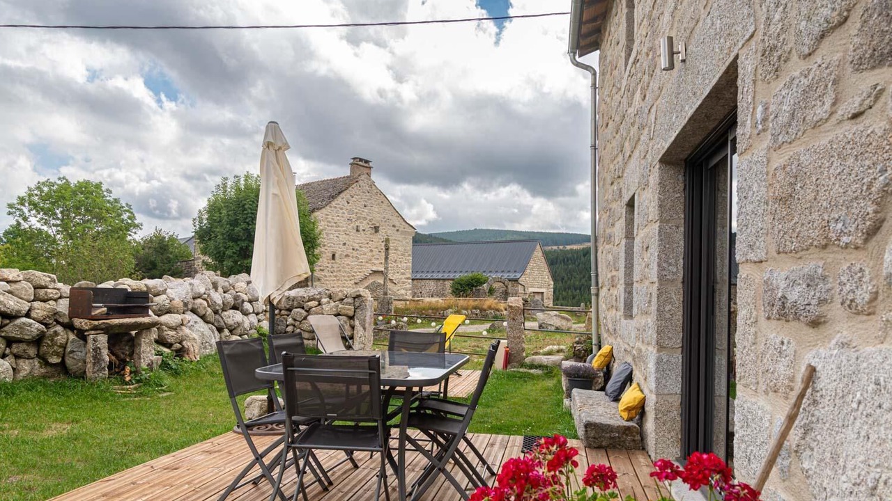 Photo of Outdoor in Saint-Laurent-de-Muret