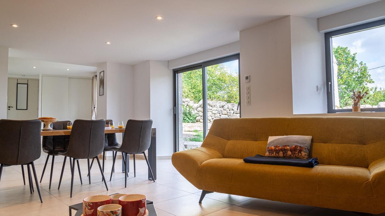 Photo of Livingroom in Saint-Laurent-de-Muret