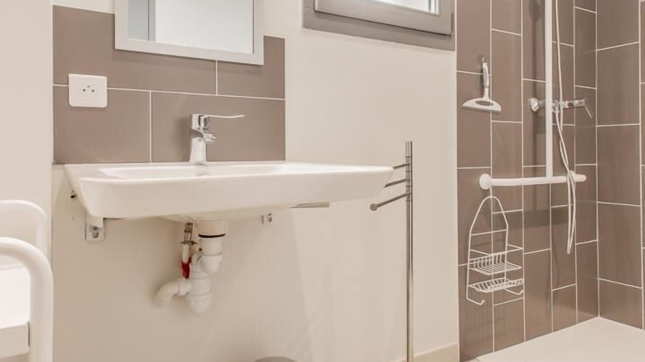 Photo of Bathroom in Saint-Didier-en-Bresse