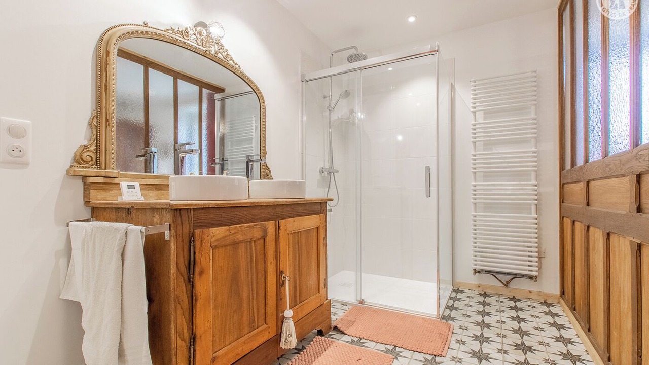 Photo of Bathroom in Mary