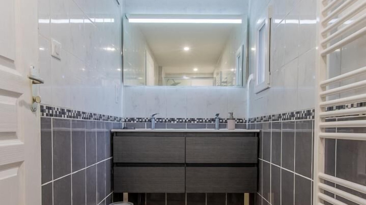 Photo of Bathroom in Flacey-en-Bresse