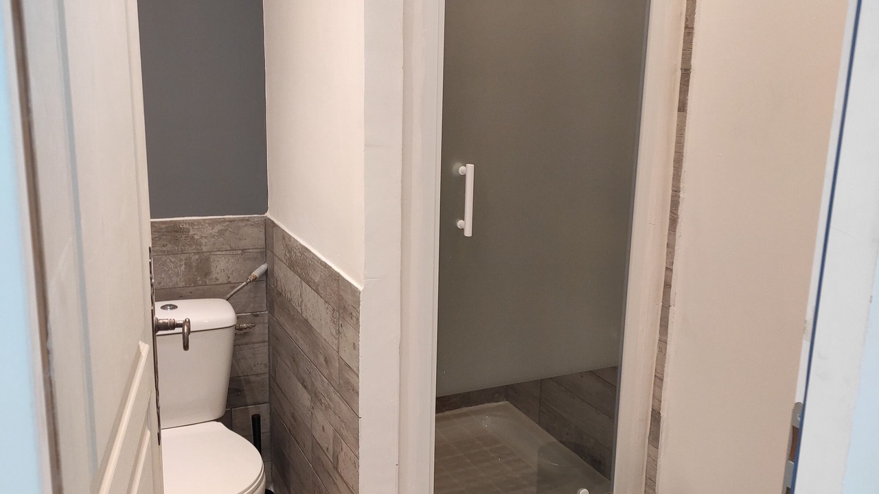 Photo of Bathroom in Saint-Pierre-de-Vassols