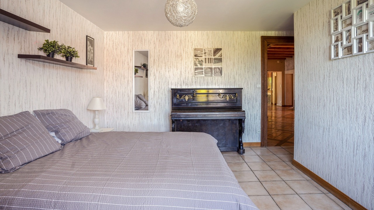 Photo of Bedroom in Mereville